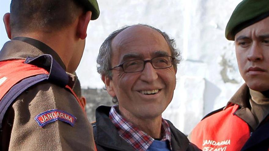 Detienen en Granada al escritor Dogan Akhanli, reclamado por Turquía