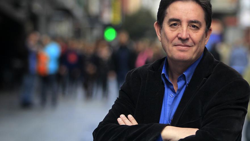 Luis García Montero, poeta y candidato de IU a la presidencia de la Comunidad de Madrid. / Marta Jara