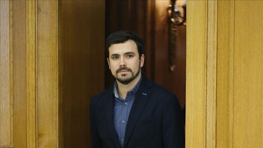 Garzón acusa a Podemos de vetar que IU tenga grupo parlamentario con Compromís