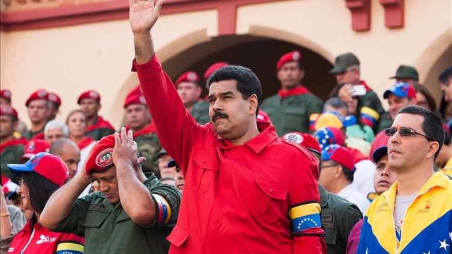 http://images.eldiario.es/politica/Gobierno-venezolano-recuerda-golpista-Chavez_EDIIMA20140205_0014_4.jpg