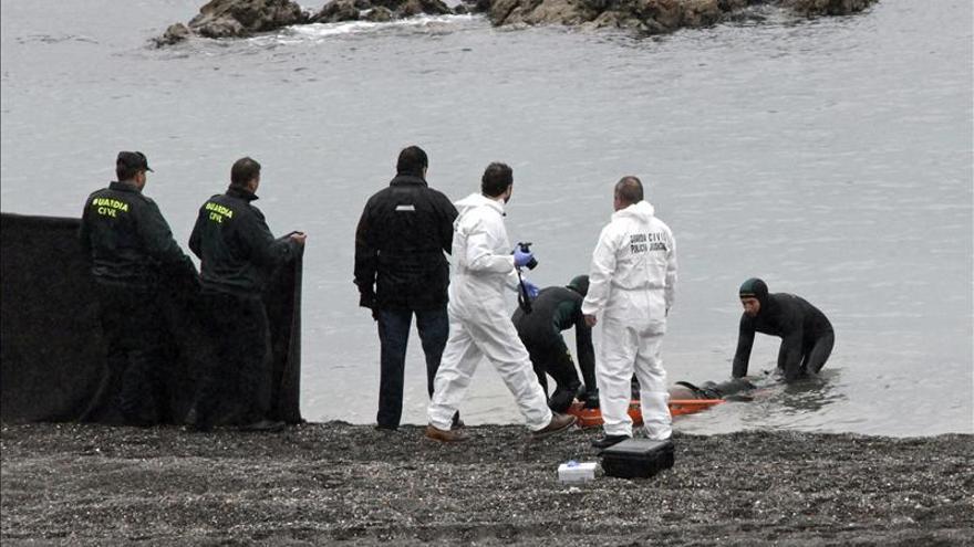 Hallan otro cadáver en una playa ceutí que eleva a 15 los inmigrantes muertos