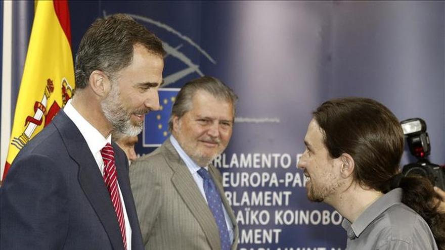 Pablo Iglesias regala "Juego de Tronos" a Felipe VI