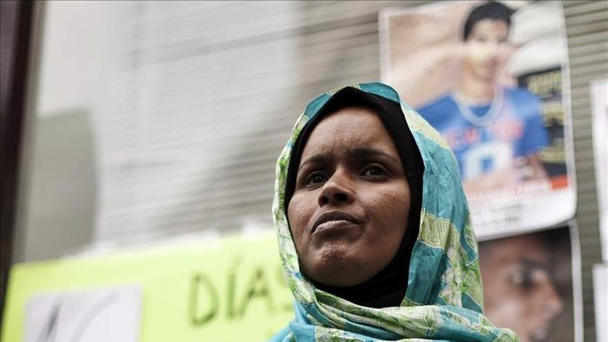 Madre de joven saharaui seguirá en huelga de hambre hasta recuperar sus restos