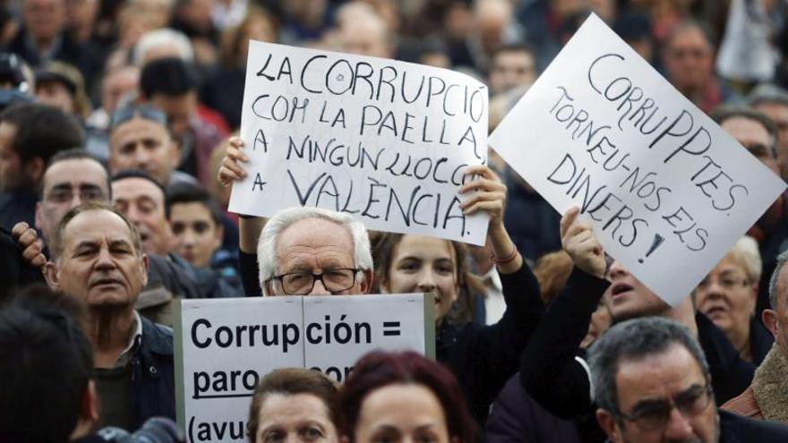 Miles de personas claman en Valencia contra la corrupción y exigen justicia