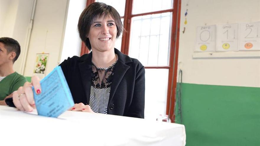 La candidata del Movimiento 5 Estrellas, Appendino, será alcaldesa de Turín