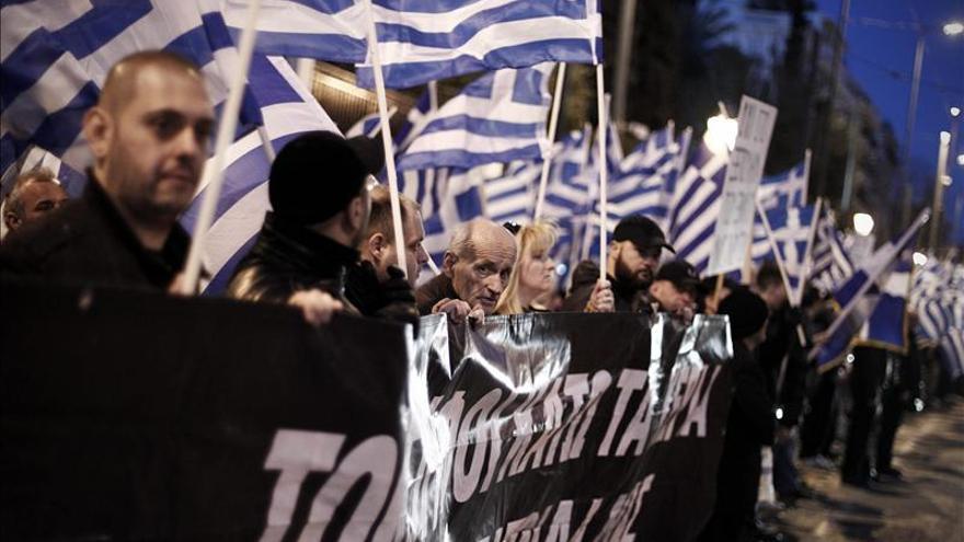 Neonazis griegos presentan su propia propuesta de ley antirracista