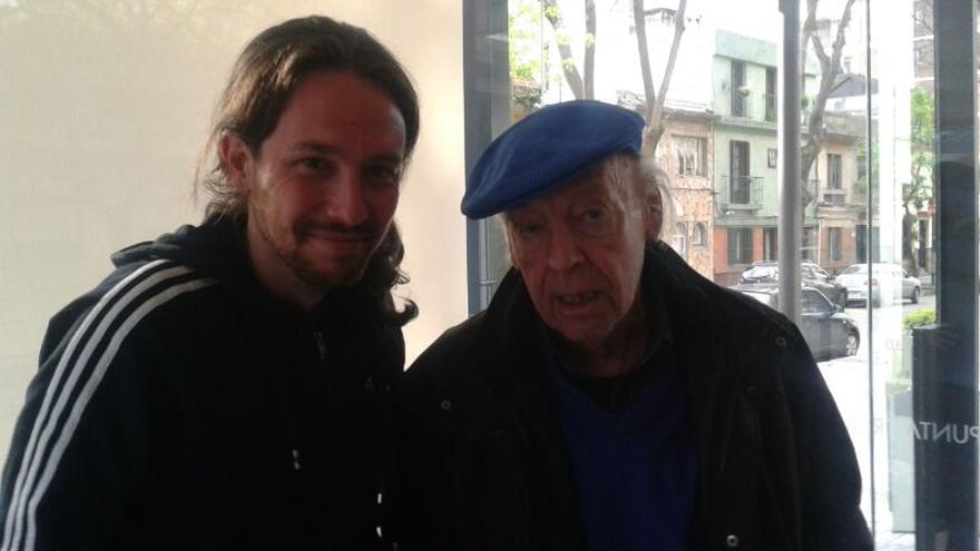 Pablo Iglesias con el escritor Eduardo Galeano en Uruguay 