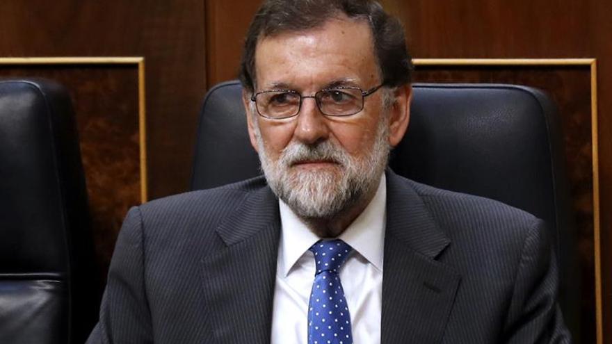 Rajoy pide al PSOE construir en vez de decir que le acorrala la corrupción