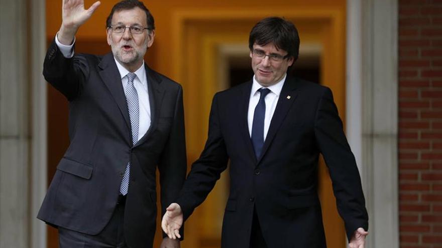 Rajoy y Puigdemont se vieron en Moncloa en enero, según La Vanguardia