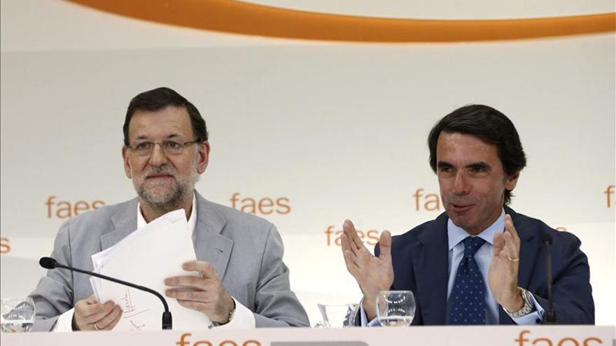 Rajoy considera ante Aznar que no es justo y no conduce a nada hacer balances ahora