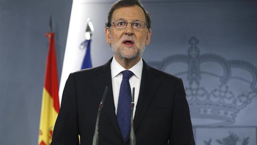 Rajoy pide serenidad y tranquilidad a los españoles tras el sí al "brexit"