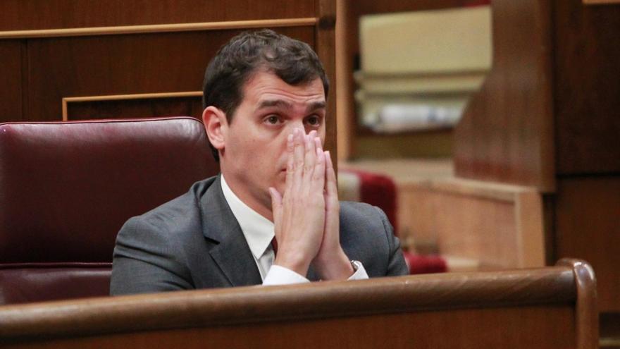 Rivera propone un gobierno de consenso PP-PSOE-Ciudadanos pero sin sus líderes y presidido por un independiente