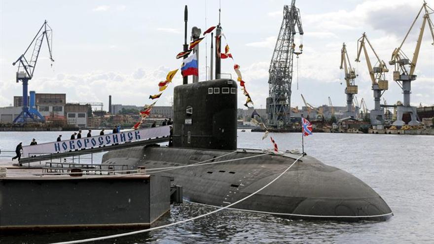 Resultado de imagen de Submarinos rusos vigilan buques de guerra británicos desde 160 km