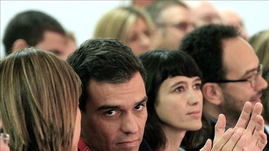Sánchez pide a Rajoy que haga dimitir a Gallardón y "entierre" la ley de aborto
