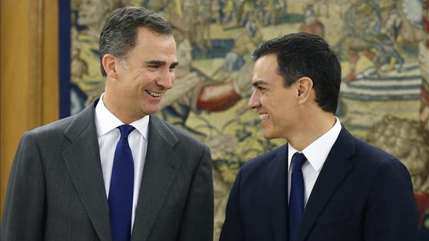 Sánchez expone al Rey en Zarzuela su posición ante la sesión de investidura