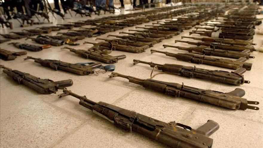 Sanciones a Rusia agotan las reservas de fusiles rusos AK-47 en Estados Unidos