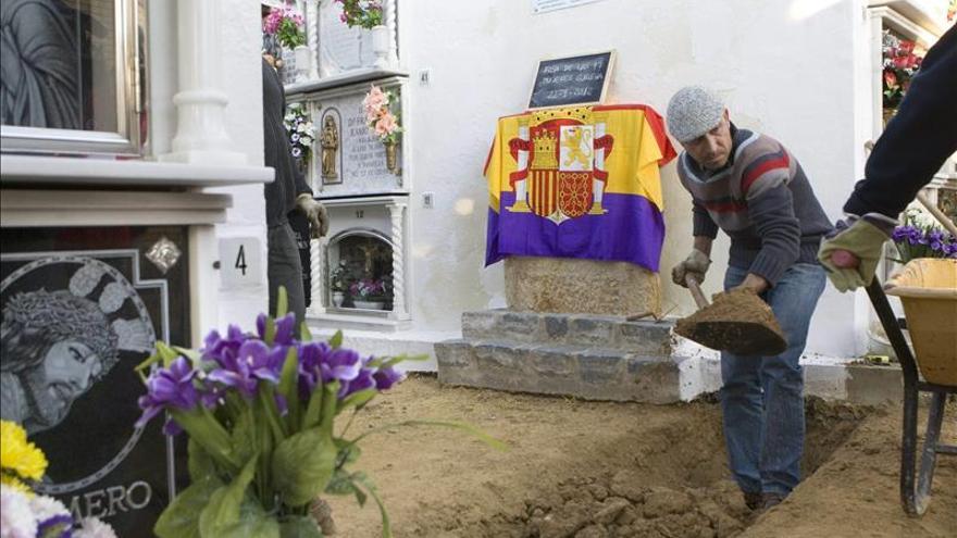 Víctimas del franquismo en fosas de Sevilla murieron "de hambre y enfermedad"