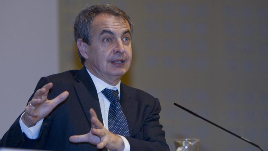 Zapatero discrepa con Garzón y rechaza la creación de una Comisión de la Verdad