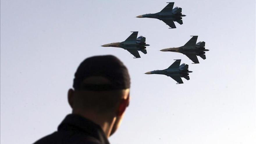 La aviación rusa intensifica los bombardeos contra la localidad siria disputada