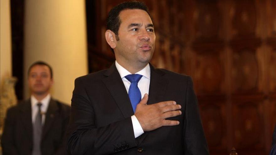 El comediante Jimmy Morales cierra su campaña con una promesa de "cambio" en Guatemala
