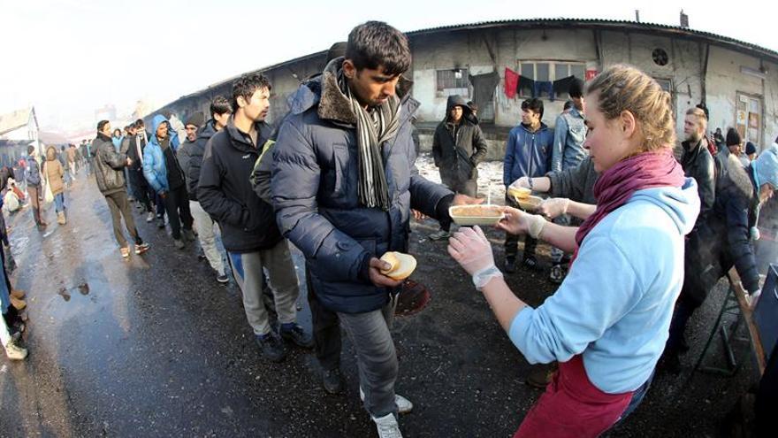 Unos 1.200 inmigrantes en Belgrado se niegan a ir a centros de asilo
