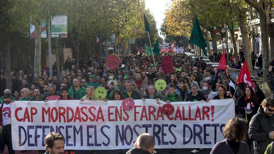 Unas 3.500 personas protestan en Barcelona por la ley de seguridad ciudadana