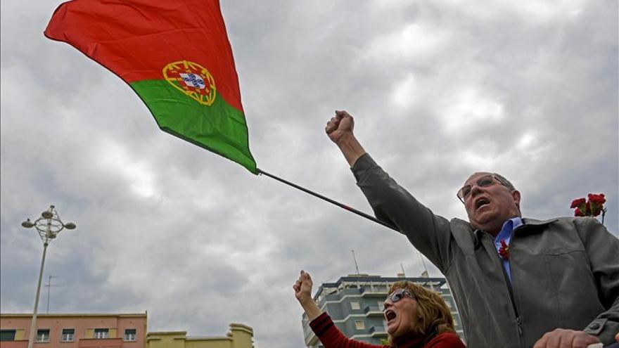 El mayor sindicato portugués pide comicios anticipados y apoya más protestas