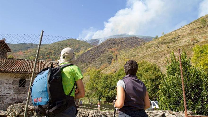 Ceniceros y Nagore acuden a Posadas para seguir la extinción del incendio