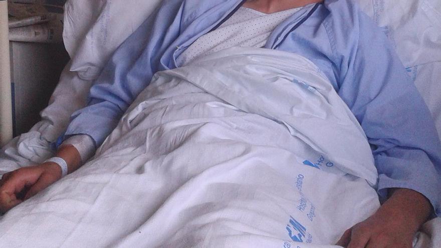 Gabriel R.S, durante su ingreso en un hospital Madrid. El herido ha pedido no mostrar su rostro