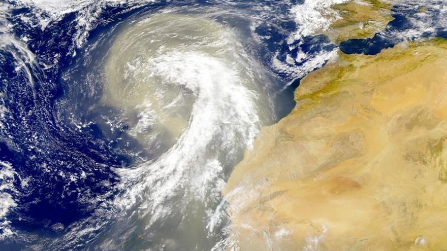 Imagen meteosat del polvo sahariano / SeaWiFS Project