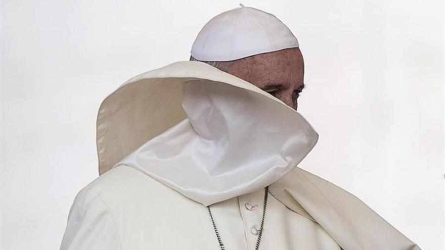 El Papa pide solidaridad frente a la indiferencia que causa "ceguera y sordera"