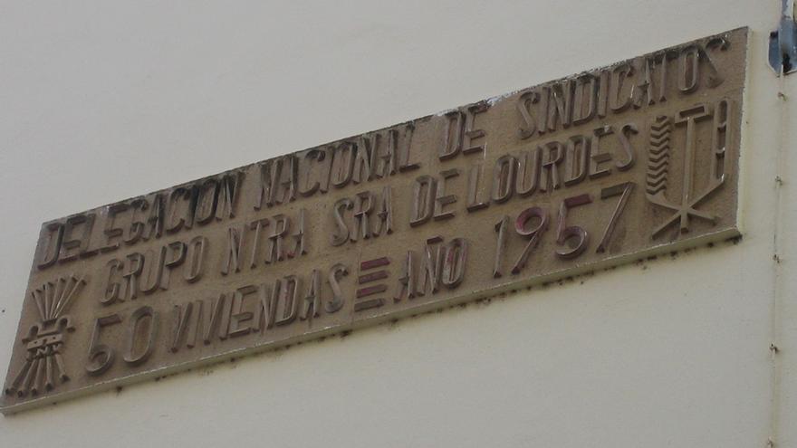 Placa retirada en Puerto Real (Cádiz).