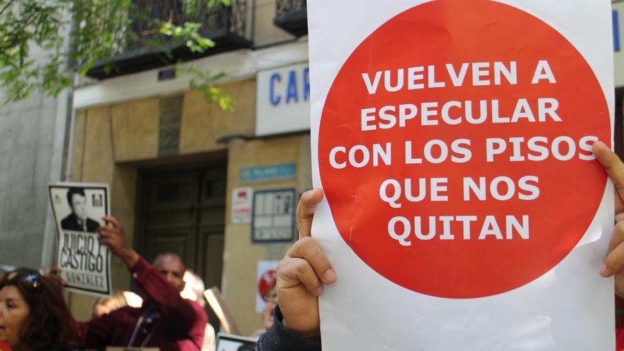 Protesta de la PAH frente a las antiguas oficinas de Rodrigo Rato (22 de mayo). \ S.P. 