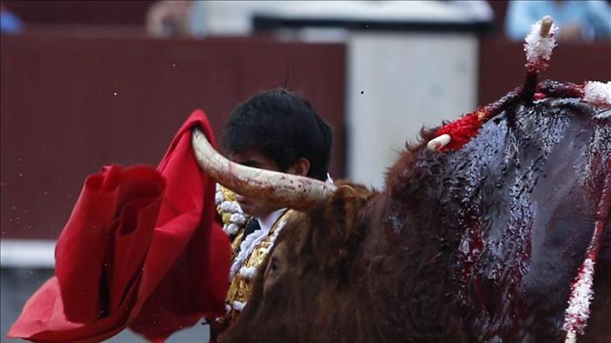 Toros insulsos, dos toreros desangelados y uno lesionado en Las Ventas