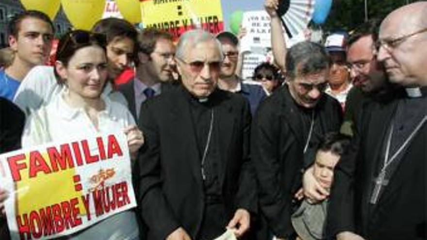 El cardenal Rouco Varela en una manifestación contra el matrimonio gay