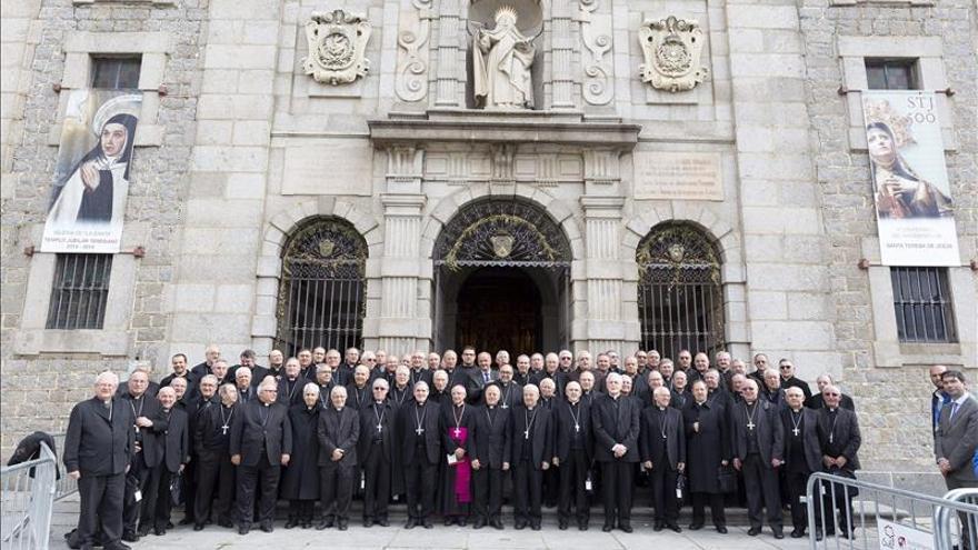 Los obispos aprueban un documento de cercanía a quienes más sufren la crisis