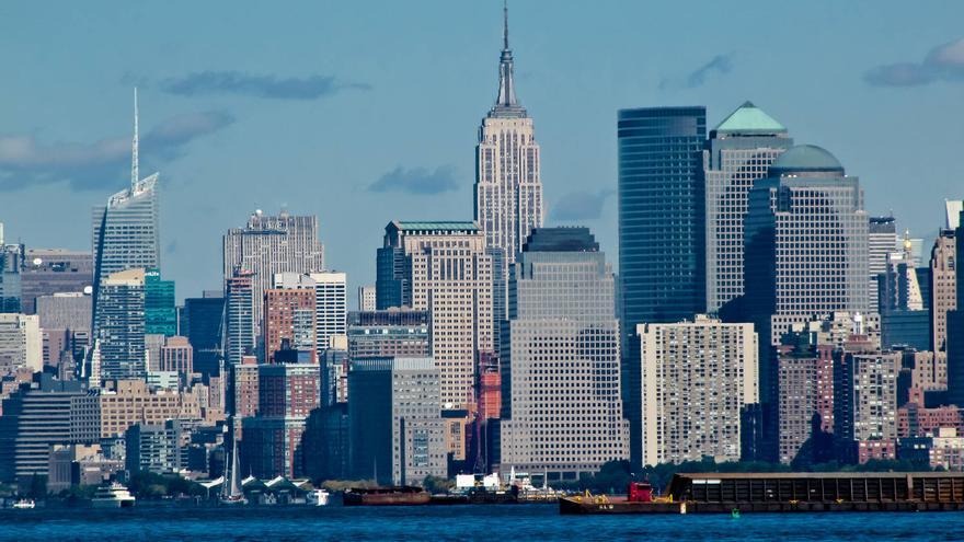 La aguja del Empire State destaca sobre los tejados de Nueva York. GRACIELA BERRINO