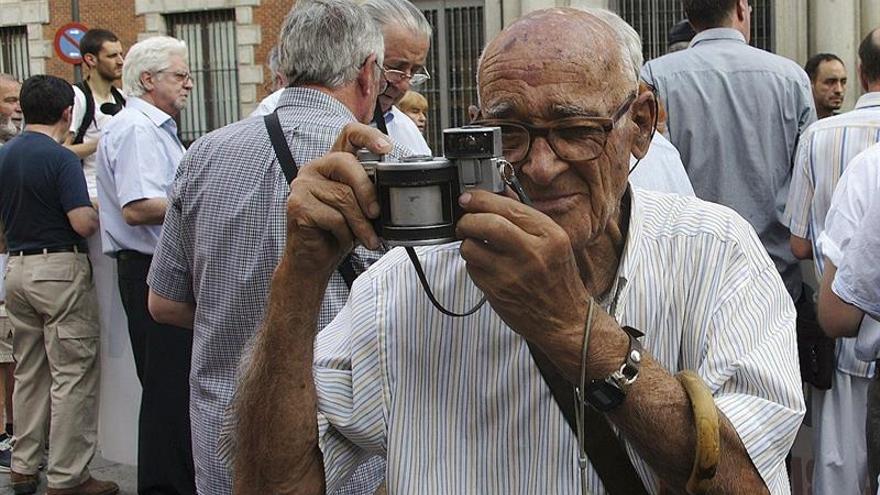 Manuel de Cos, el represaliado que grabó con su cámara testimonios durante más de 30 años en la Esppaña franquista(EFE/GUILLERMO CARNERO)