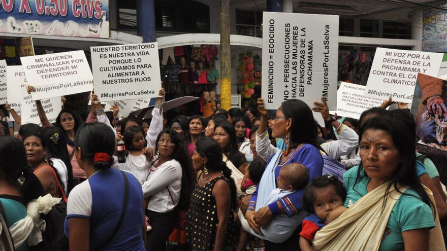 Mujeres indígenas marcharon contra la explotación petrolera de su territorio, el Día Internacional de la Mujer | Jaime Giménez