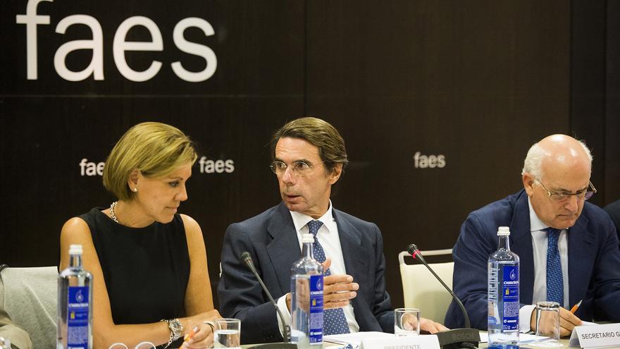Cospedal, Aznar y Zarzalejos, en la reunión de FAES de este lunes. 