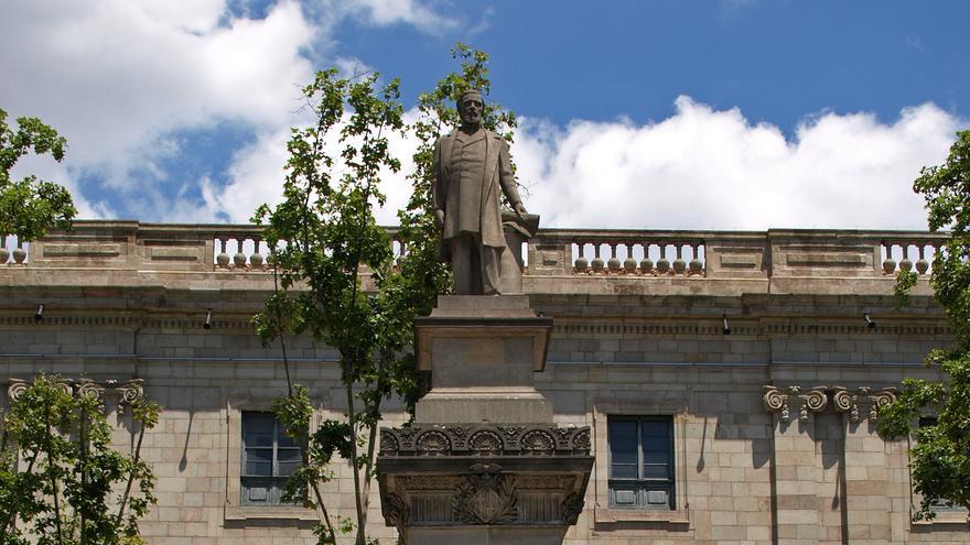 Estatua del negrero Antonio López, en la plaza del mismo nombre en Barcelona
