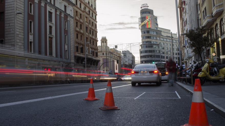 La Gran Vía de Madrid este viernes tras el cierre al tráfico. 