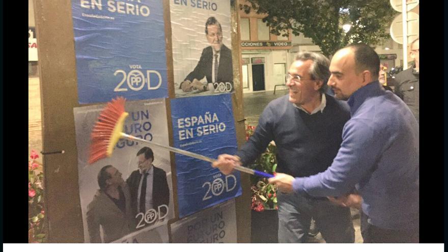 Torro-pegada-carteles-elecciones-generales_EDIIMA20180210_0168_5.jpg