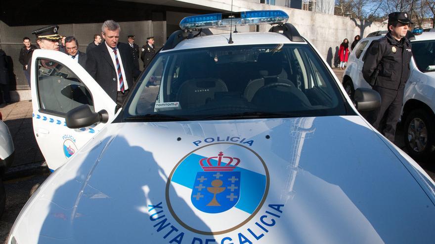 Vehículo de la unidad de policía adscrita a la Xunta