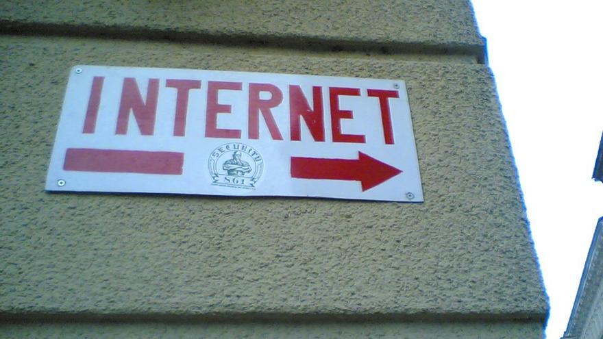 El control de Internet cambiará de manos en octubre