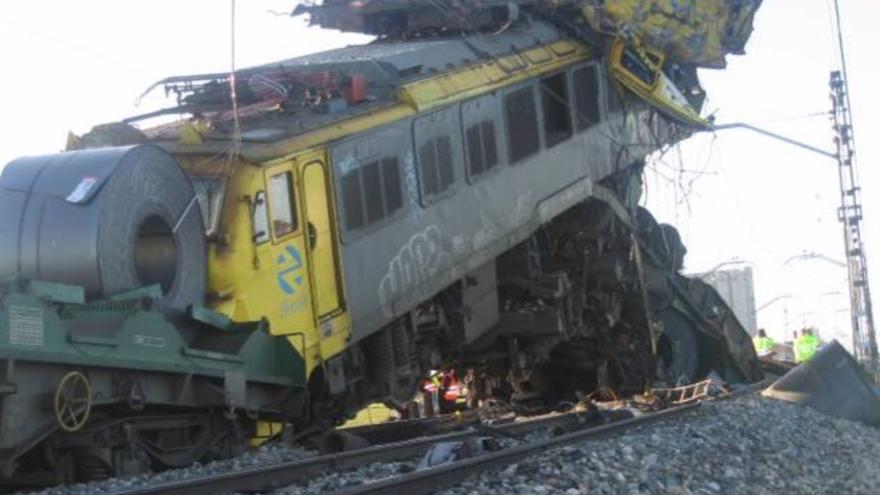 Estado en que quedaron los dos trenes que colisionaron en Arévalo en 2010