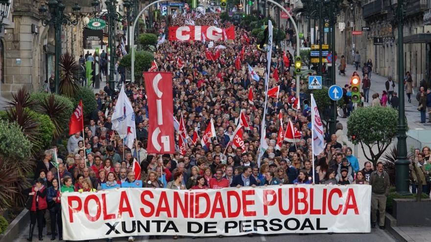 Cabecera de la manifestación en las calles de Vigo