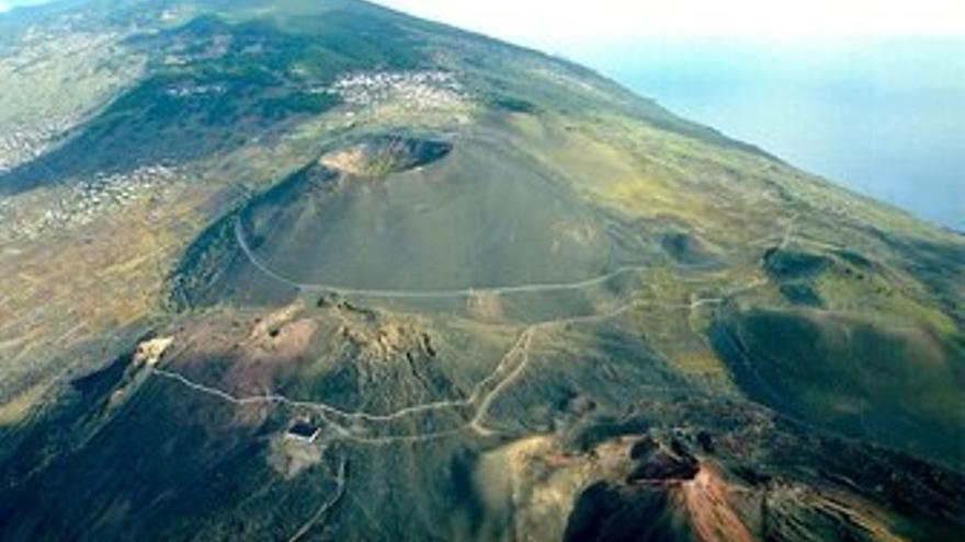 Vista aéra de los volcanes de Fuencaliente.