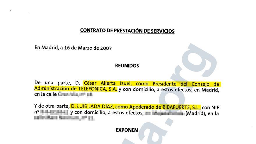 Contrato firmado por Luis Lada y César Alierta.