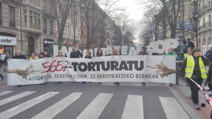 Miles de personas denuncian en Bilbao que la tortura ha sido "sistemática" y piden medidas "contra los victimarios"